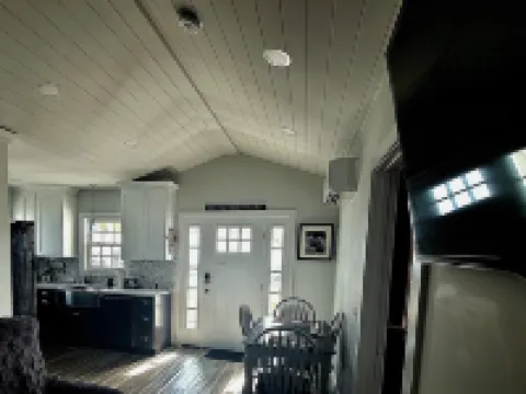 Cityline suite Three miles to PC, RIC, BROWN, JWU, &RISD ポータケットのホテル