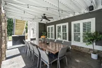 Family Resort! MINI GOLF, heated pool, lakefront, hot tub, game room & theater!