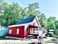 Lakefront Heritage Cabin on Lake Victoria – Steps from the Water!