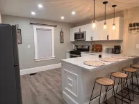 Charming 2-bedroom apartment in nice Sharon with WiFi, AC near Gillette Stadium Hotels in Sharon