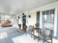 NEW HOT TUB||sleeps 10|4BR 3Ba|firepit|pingpong table|New River Gorge NP