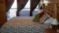 Cabin Located Within The Heart Of The Smokies*Grill*AC*Free WiFi*Hot Tub*Pool.