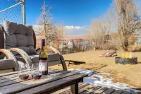180° Mountain Range Views and Centrally Located