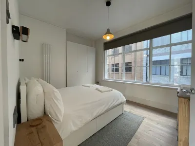 Stylish city-centre apartment with balcony Hotels in 