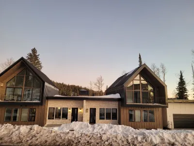 Ski-in-Ski-out Modern Scandinavian Cabin built in 2022 with Jacuzzi