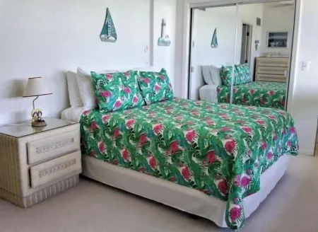 Manasota Key Beach Front Condo Отели в г. Манасота-Ки