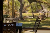 Withlacoochee River House on the main channel w/ kayaks, bikes, canoes