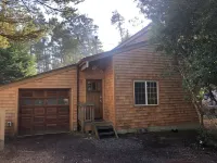 Gorgeous Oak & Cedar House 1/2 Block from Manzanita Beach!