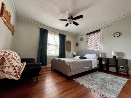 New! Downtown Burlington Bungalow, close to Elon!