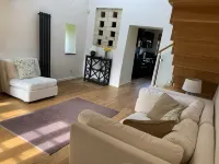 The Dovecote, Historic Cottage in a Peaceful Garden Hotels in Letcombe Regis