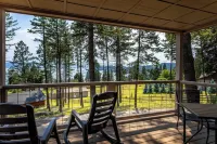 Grand Opening Pricing! Cozy 1 Bedroom Cabin with views of Flathead Lake
