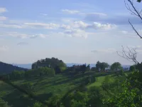 Hilltop Farmhouse - Countryside Views: 5 Beds (+2 Extra DR - ensuite BR (+20%)