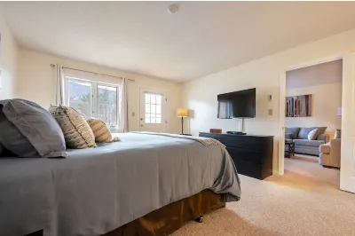 Spectacular 2bed/2bath Mountain View Condo