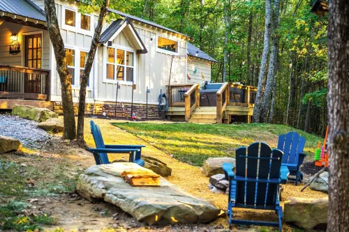 Modern Home with Hot Tub, Grill, Fire-pit and Zip Line