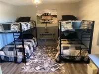 7 Bedroom Country Lodge Close to Town - Rooster Roost Ranch Lodge فنادق في 