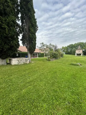 Charming Quercy country gîte for 6 people