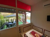 NiGiNo house sleeps 6, private pool and garden
