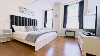 Sunlit Spacious 3Br in Heart of Downtown Boston! Guest Favorite!