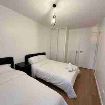 Cosy 2-room apartment with parking near Hôtel de Ville station Courneuve Rooms