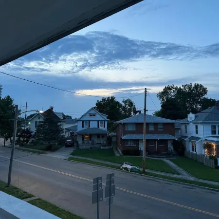 Lovely house off Main Street Отели в г. Гамильтон