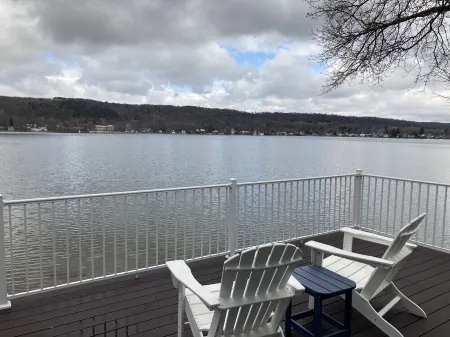 Beautiful Keuka Lake Home close to Penn Yan Отели в г. Баррингтон