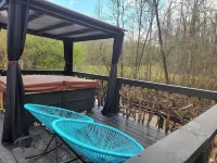 Lazy Bear Retreat by the Creek