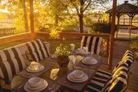 Spacious & Private Boulder Retreat w/Mountain View 건배럴 호텔