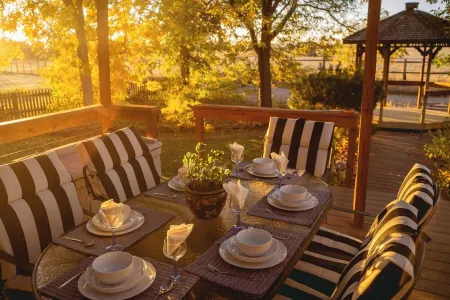 Spacious & Private Boulder Retreat w/Mountain View