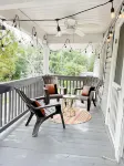 Lovely 2 bedroom rental, 2 minutes from the bay