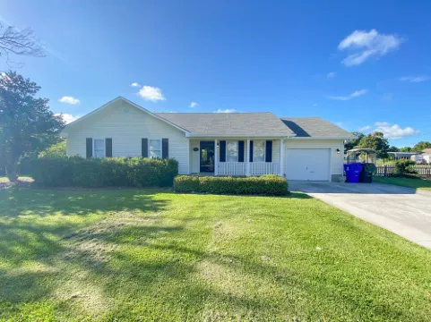 Cozy 3 Bedroom Home Central To Beaufort Hotels in Beaufort