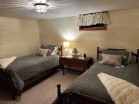 5 minutes to well known mountain bike venue “Kingdom Trails Hotels in Caledonia County