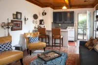 Tanglewood Farm B&B - Fox Den Suite 1 BR/1BA Private Apartment on Horse Farm