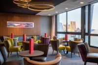 Holiday Inn Express And Suites Reims Rives De Vesle Отели рядом с достопримечательностью «Базилика Святого Ремигия»