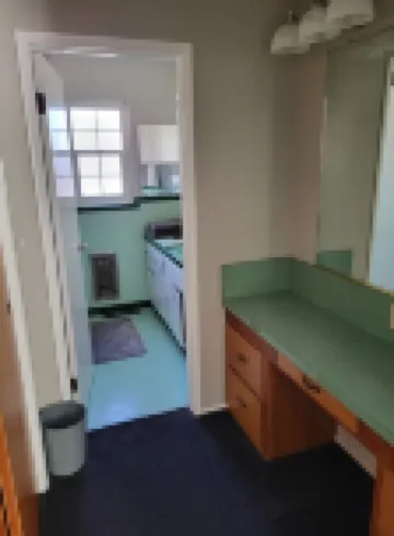 Spacious Red Bluff mid-century ranch style