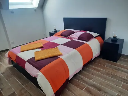 La Rose des Vents" duplex apartment with sea view and Arromanches pontoons