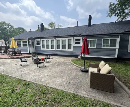 Dazzling Downtown Duplex(entire duplex) close to Elon University