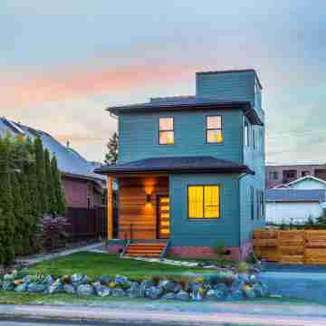 Fairhaven Luxury With Rooftop Deck and Ocean Views Hotel Exterior