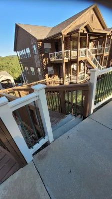 Penthouse w/ Lake View & private deck- next to SDC