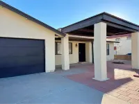 Peaceful home in Gold Canyon