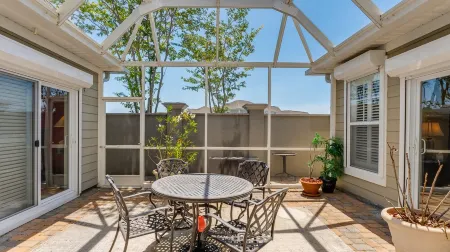 Resort Golf & Beach Retreat, Spacious Luxury 4-Bedroom Home in Barefoot!