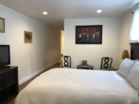 Wine Country Harvest Hideaway - Centrally located in Sonoma Valley