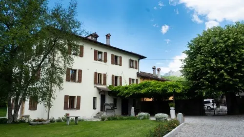 Villa Perale- Apartment in villa with park on the slopes of the Dolomites