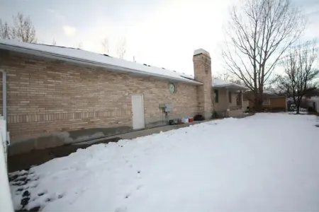 Upscale 2-bedroom with onsite parking.