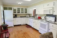 Cozy Country Cottage