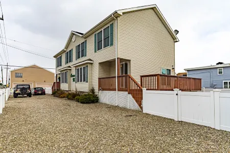 Seaside Park 3Br Beach Home – Family-Friendly, Walk to Beach + Peloton + Badges