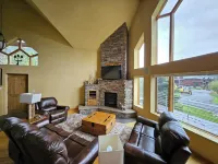 Charming Big Sky meadows house. Trails and Town Center a short walk away.