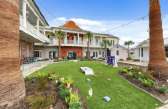 Bay views Cottage w/private suite, 4 min from beach and Moody Gardens