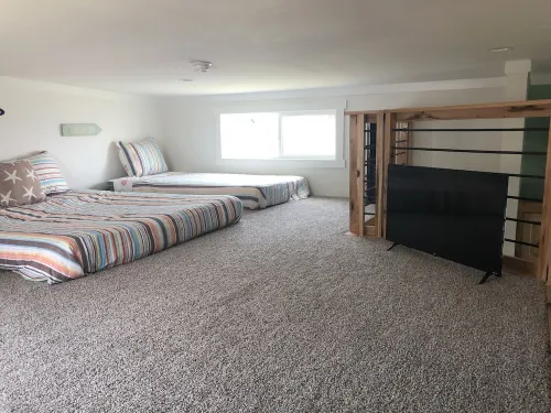 “Little Salt” GREAT LOCATION on intercoastal! Catch fish from backyard