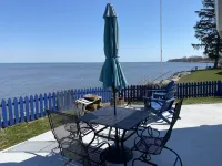 Lakefront 2 bedroom house between Rochester and Niagara Falls, NY