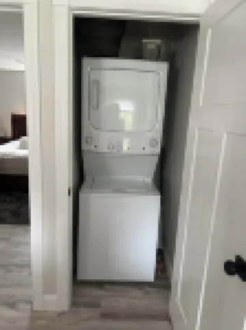 Cozy 2bedroom second floor apartment close to Lycoming College and PCT, WiFi ac